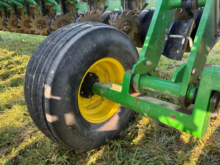 2015-john-deere-db60-image-17