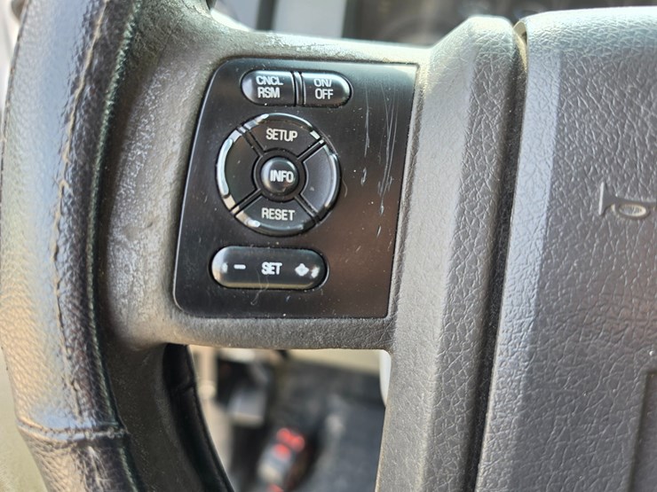 2011-ford-f550-image-41