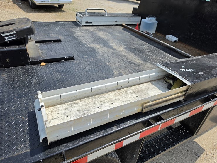 2011-ford-f550-image-54