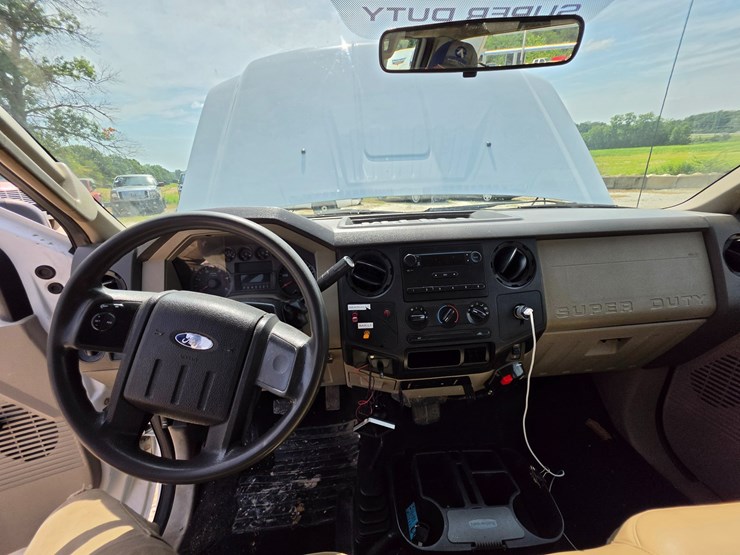 2008-ford-f550-image-35