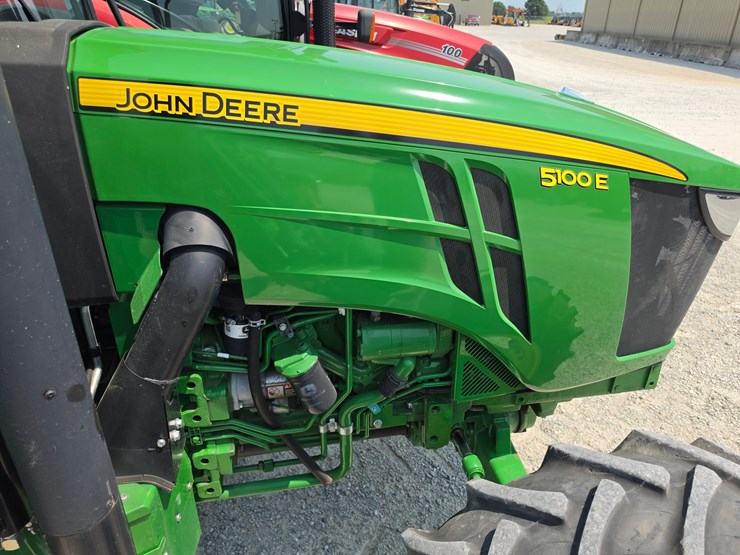2019-john-deere-5100e-image-5