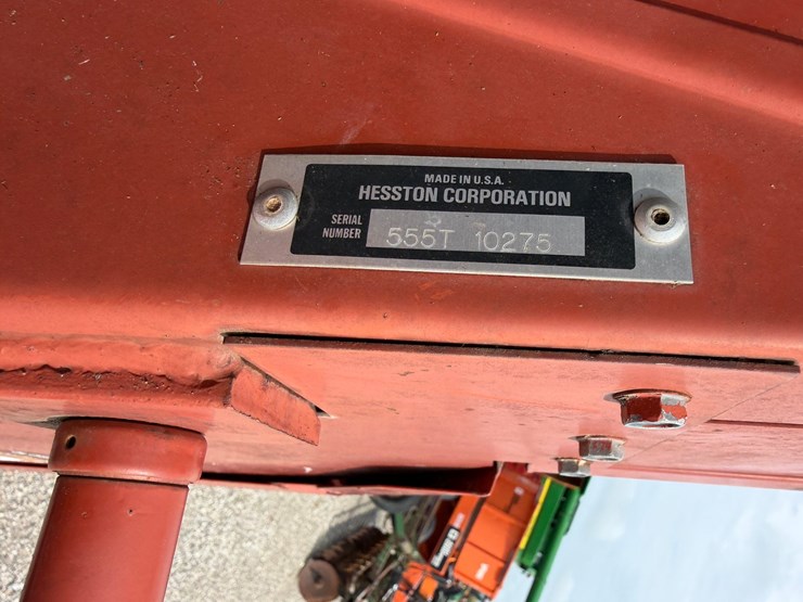 hesston-555t-image-14