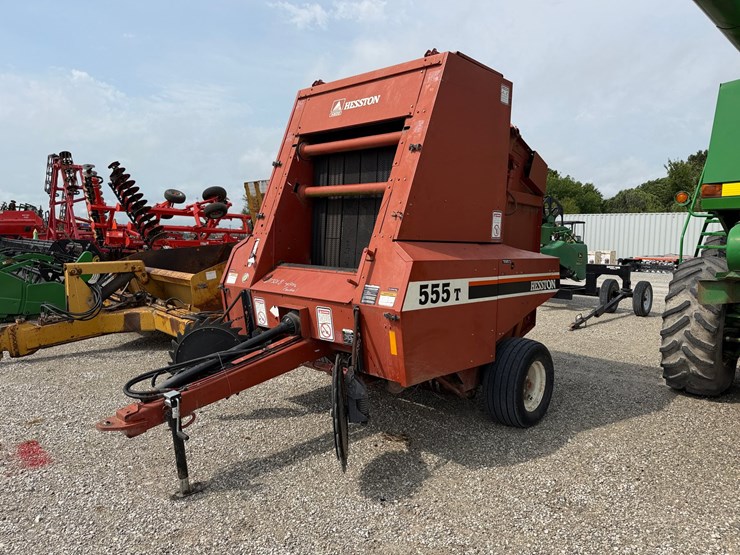hesston-555t-image-16