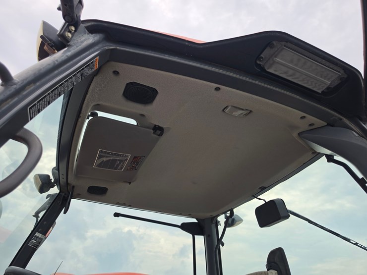 2016-kubota-m6-111-image-10