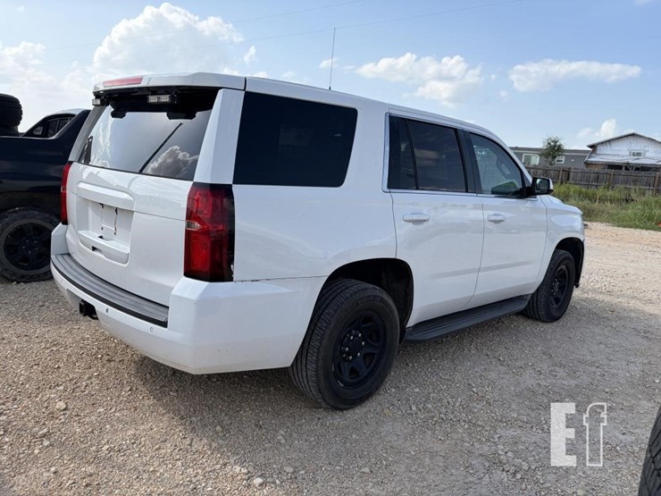 2015-chevrolet-tahoe-image-5