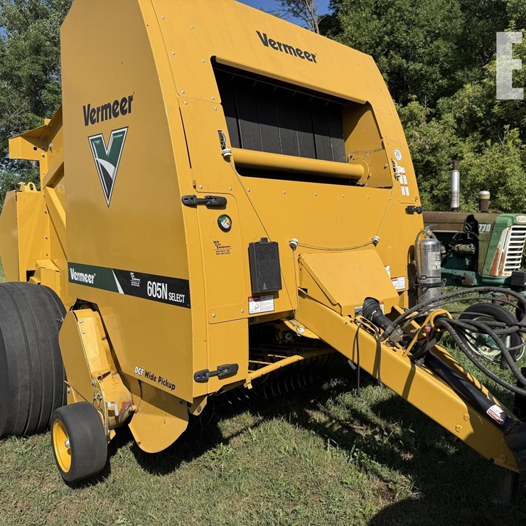 2022 VERMEER 605N