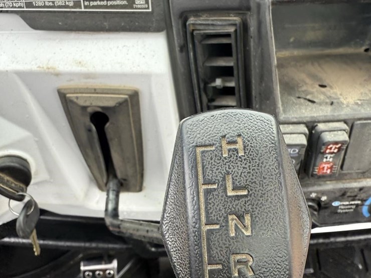 2015-polaris-ranger-xp-image-23