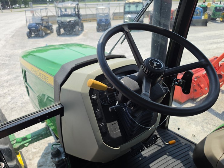 2019-john-deere-5100e-image-16