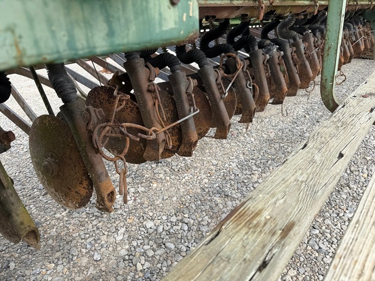 john-deere-8250-image-6