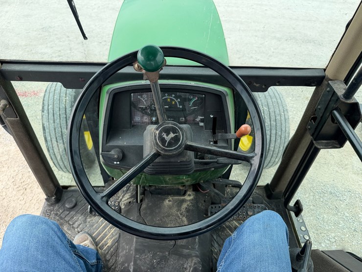 1996-john-deere-5200-image-8