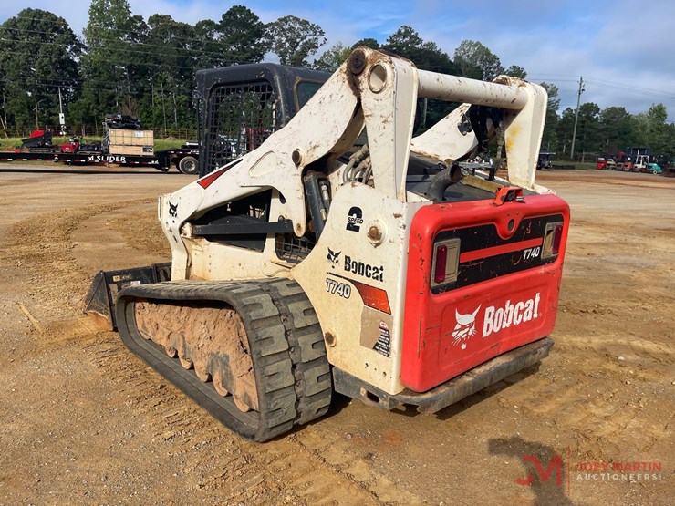 2020-bobcat-t740-image-5