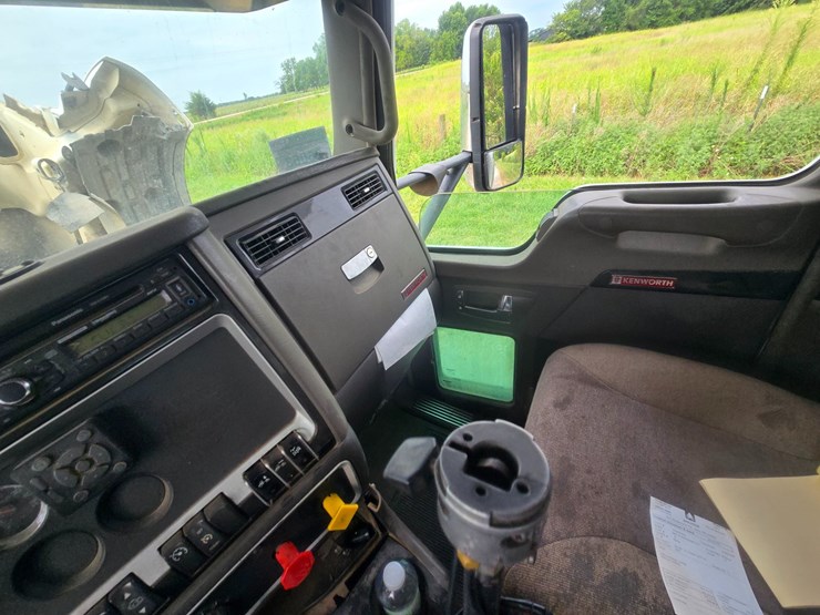 2011-kenworth-t660-image-74