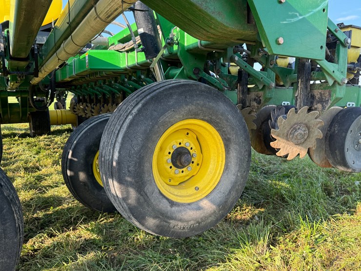 2015-john-deere-db60-image-15