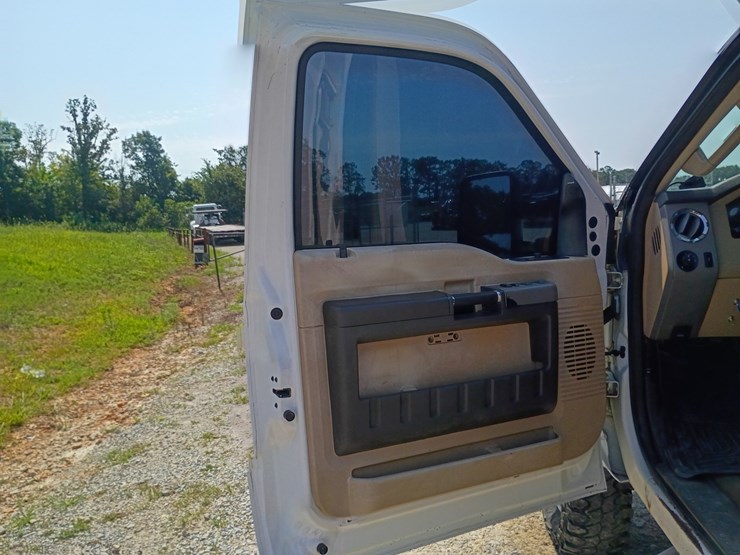 2013-ford-f350-image-28