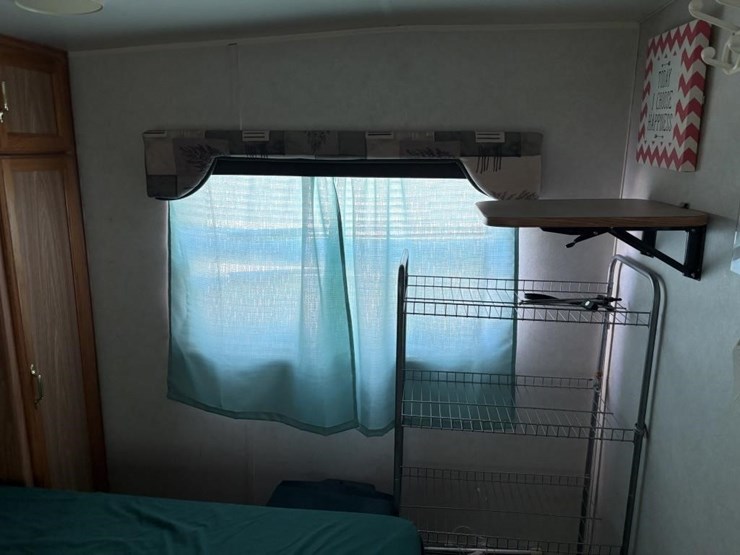 l2--2003-skyl-nomad-camper-image-13