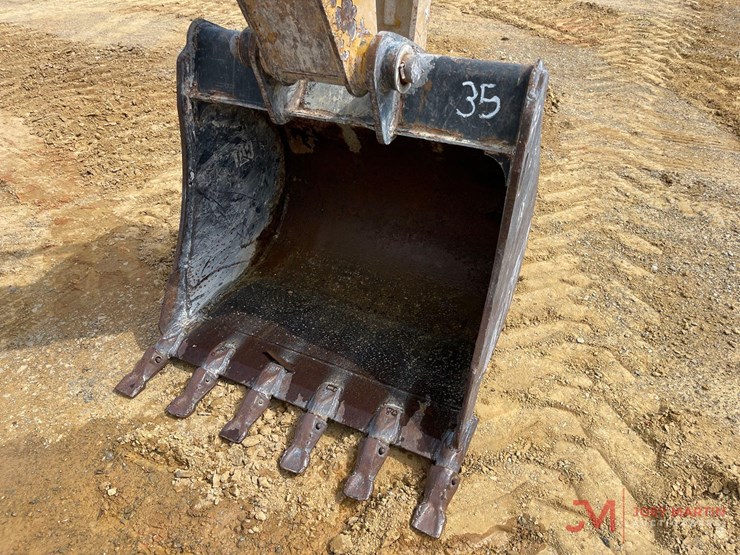 2017-caterpillar-415f2-image-13