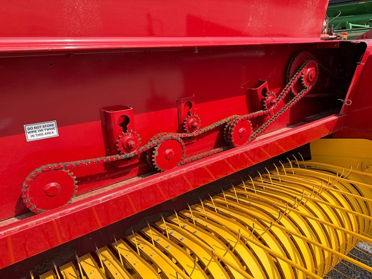2022-new-holland-275-image-5