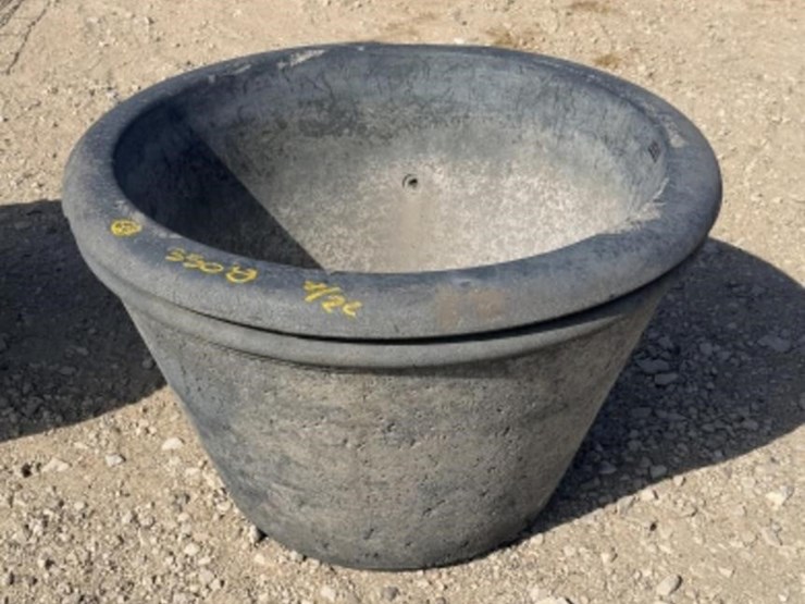 l3---concrete-planter-image-1