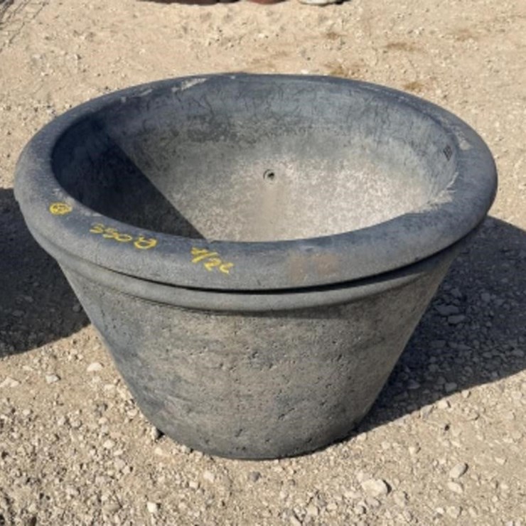 L3 - Concrete Planter