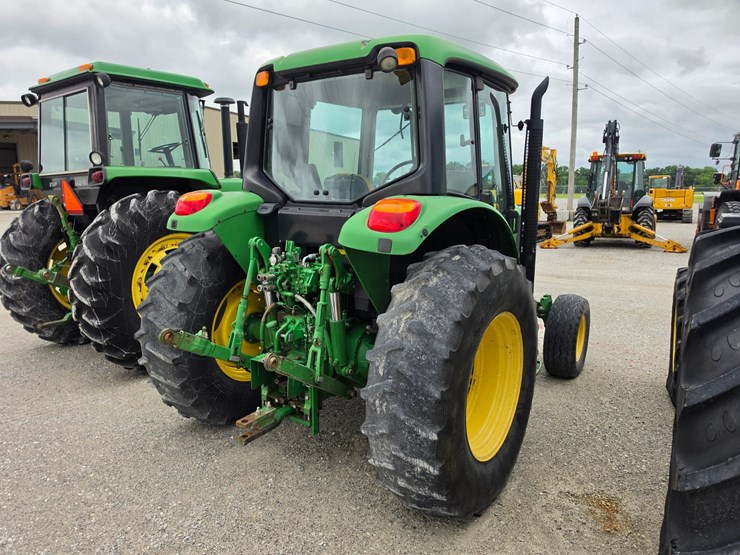2010-john-deere-6330-image-16