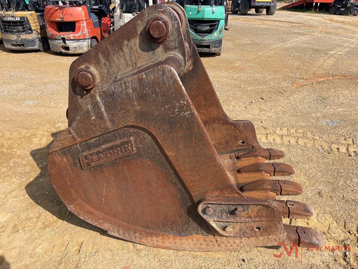 hendrix-41"-tooth-bucket-excavator-attachment-image-2