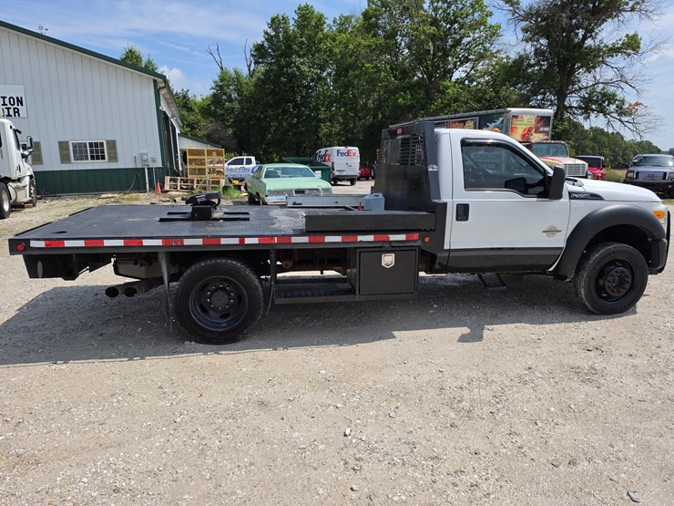 2011-ford-f550-image-8
