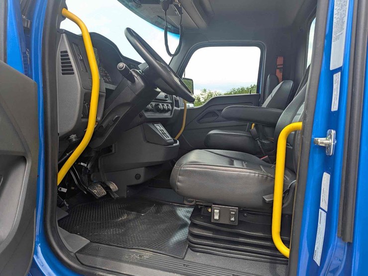 2025-kenworth-t280-image-5