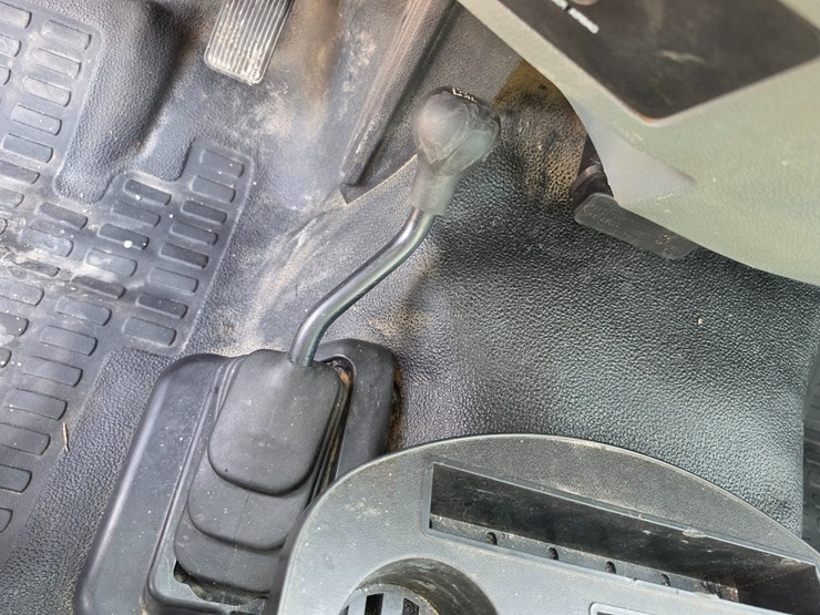 2011-ford-f550-image-46
