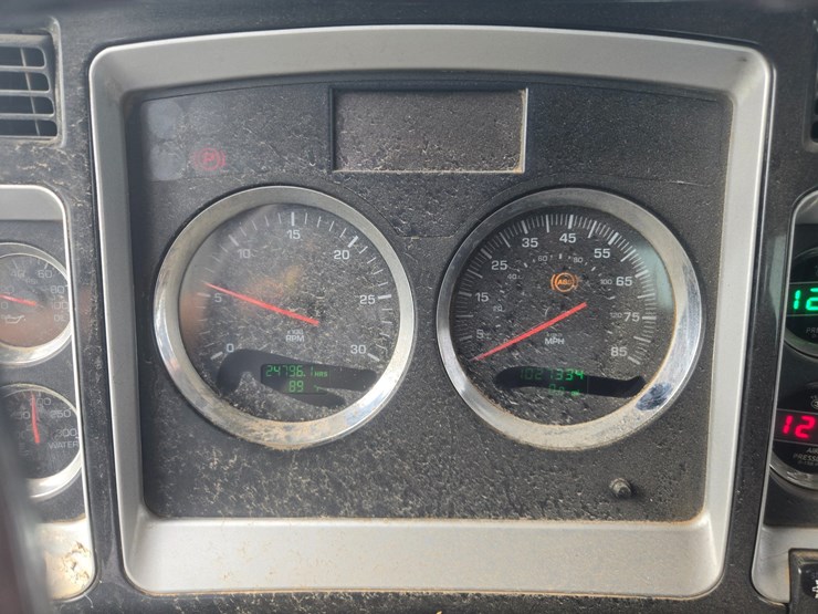 2011-kenworth-t660-image-80