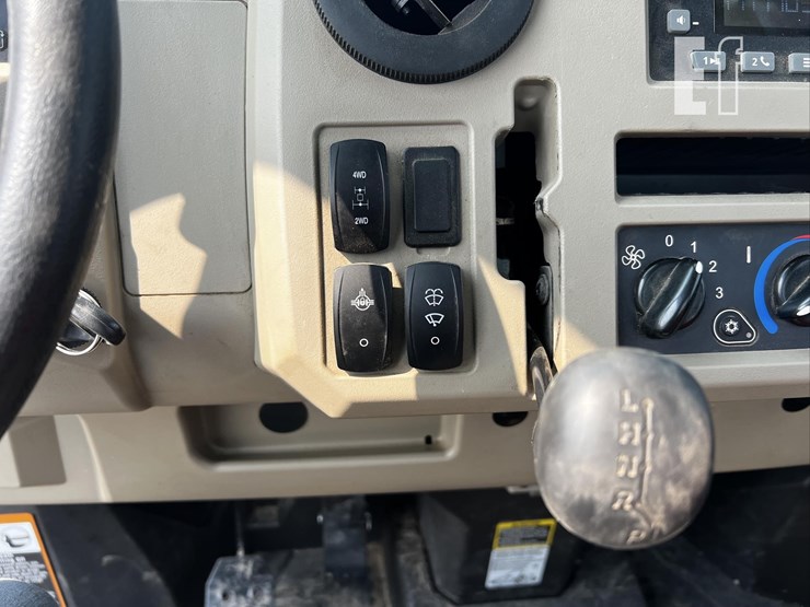 2025-john-deere-gator-xuv-835r-image-14