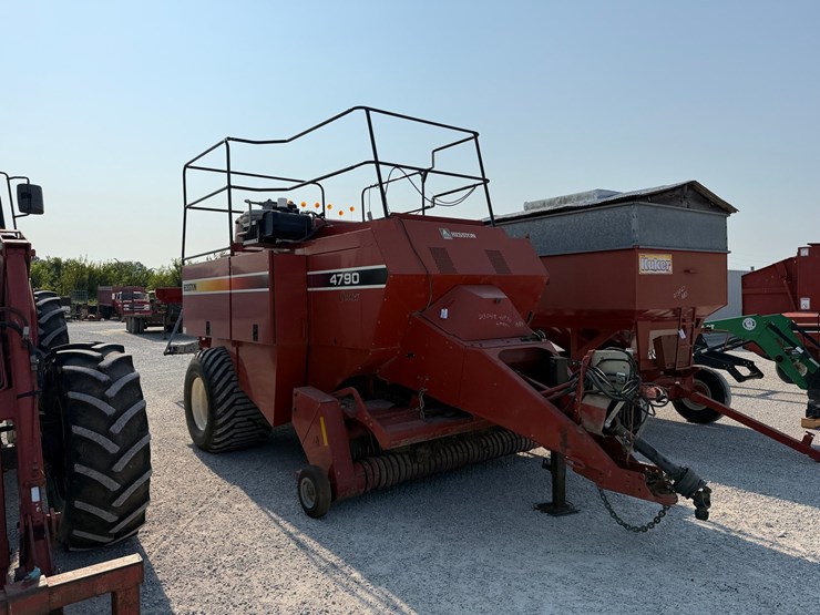 hesston-4790-image-1