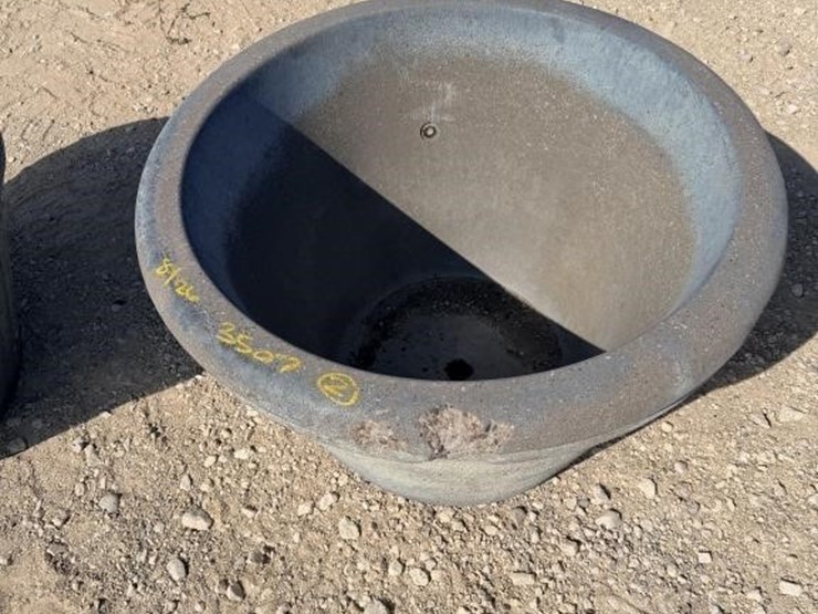 l3---concrete-planters-image-3