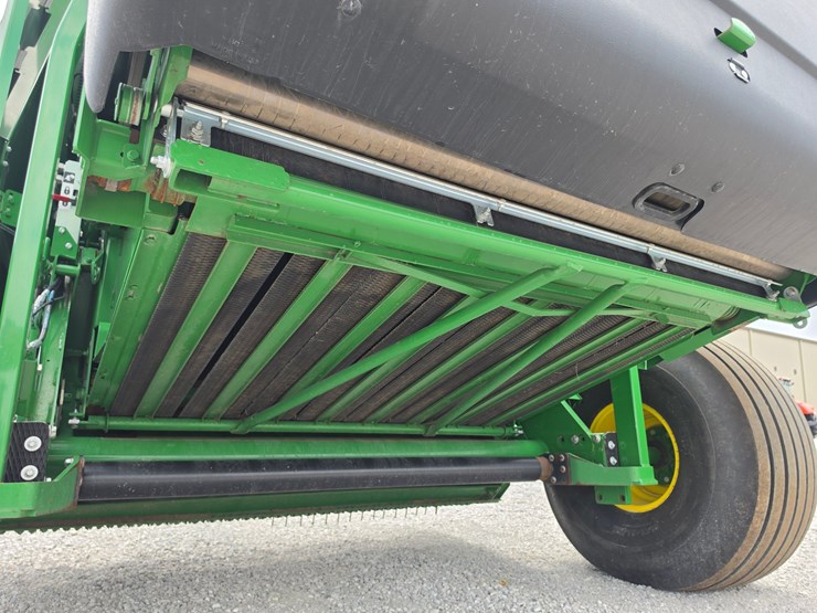 2023-john-deere-560m-image-7