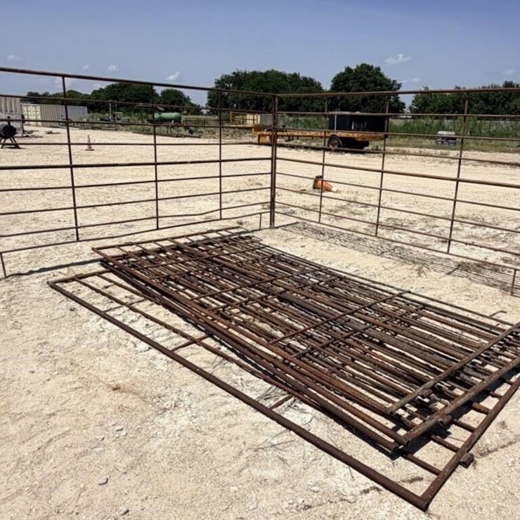 L3 - Corral Panels