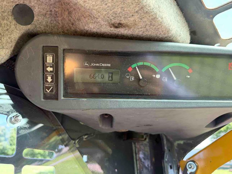 2018-deere-318g-image-5