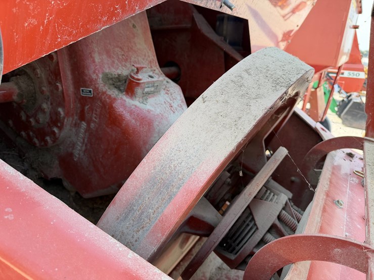 hesston-4790-image-6