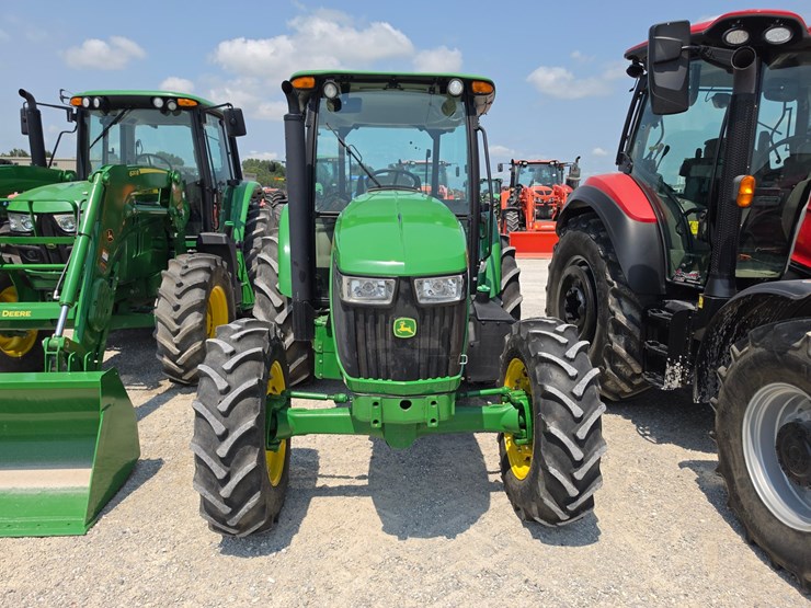 2019-john-deere-5100e-image-2