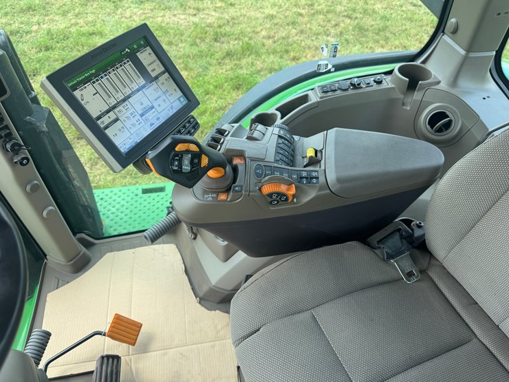 john-deere-8r-370-image-67