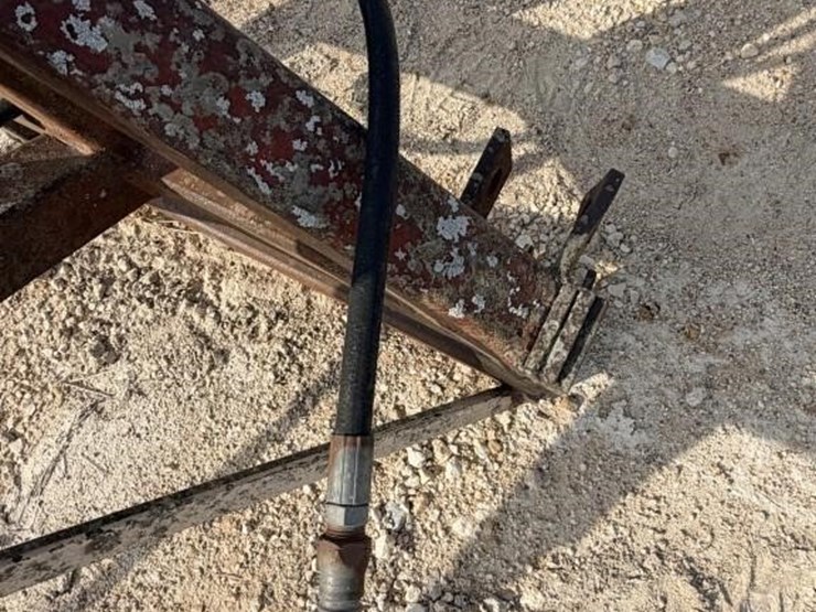 l3---3pt-bale-spear-attachment-image-3