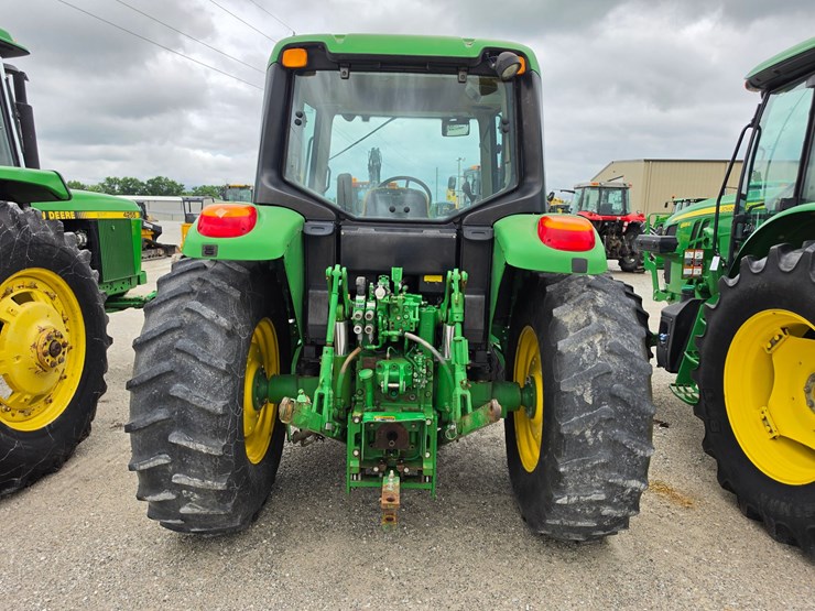 2010-john-deere-6330-image-12