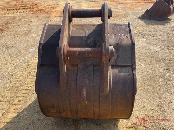 hendrix-41"-tooth-bucket-excavator-attachment-image-4