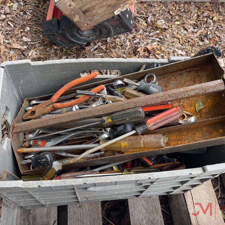 CRATE OF MISC. HAND TOOLS