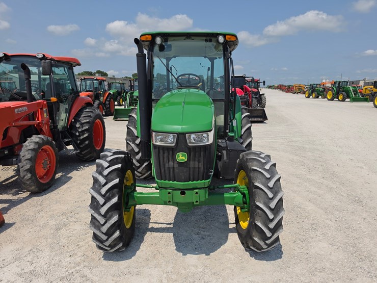 2019-john-deere-5100e-image-2