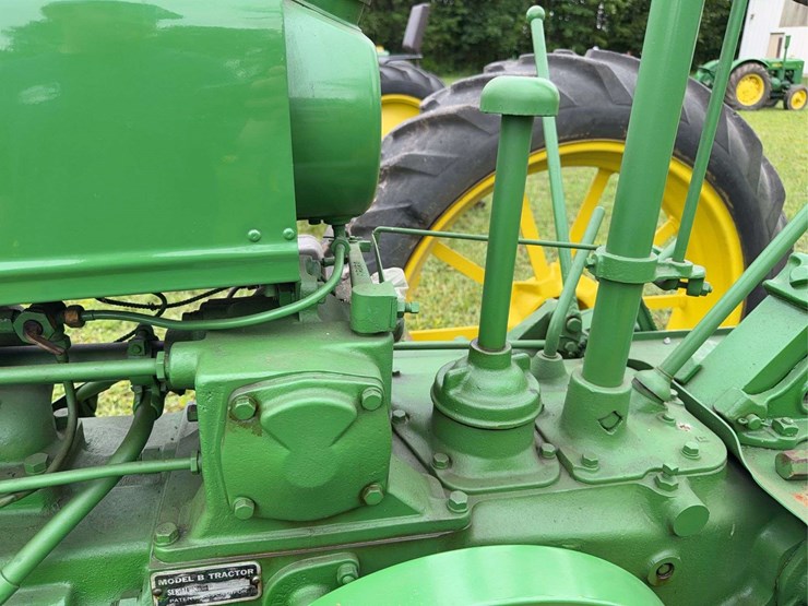 john-deere-model-b-image-42