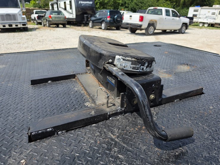 2011-ford-f550-image-57