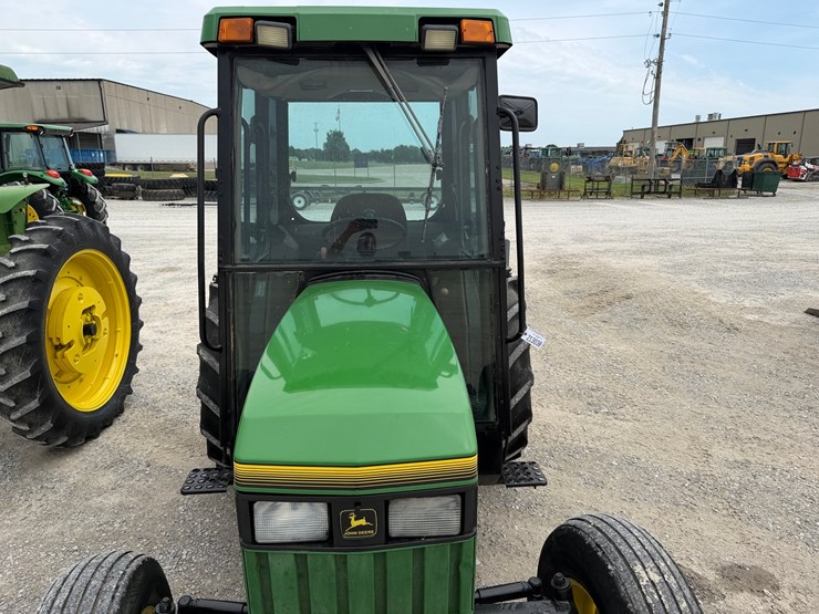 1996-john-deere-5200-image-3