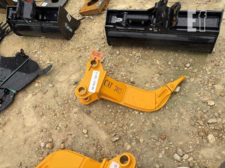 caterpillar-303-image-2