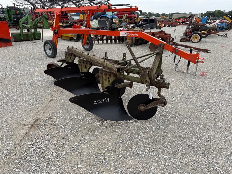 john-deere-810-image-1