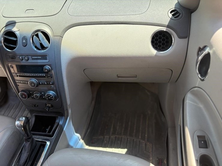 2010-chevrolet-hhr-image-16