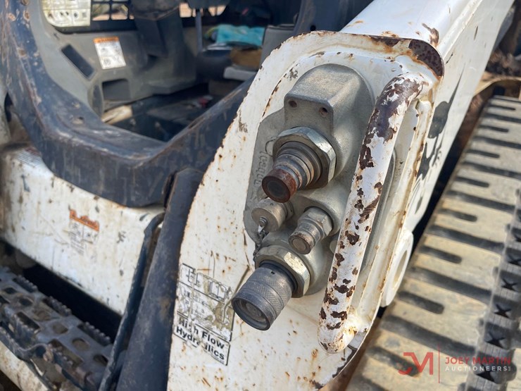 2020-bobcat-t740-image-11